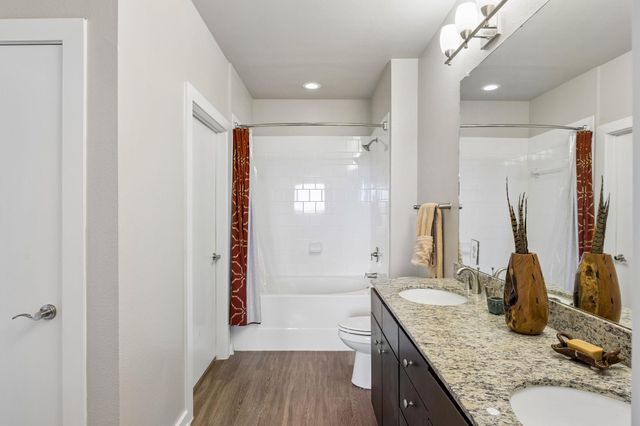 1900 Barton Springs RD 5032, Austin, TX 78704