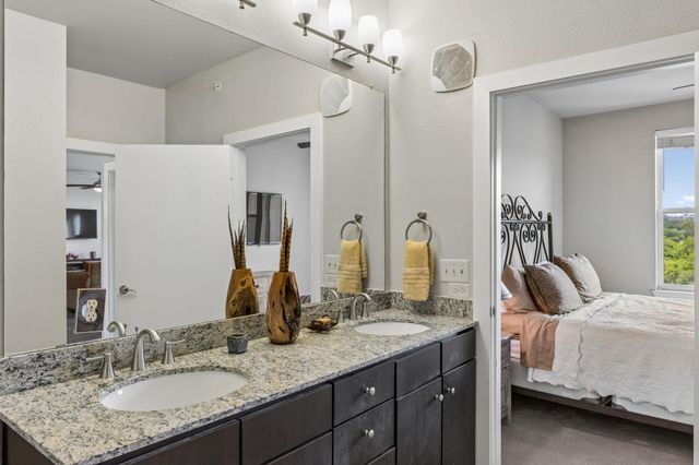 1900 Barton Springs RD 5032, Austin, TX 78704