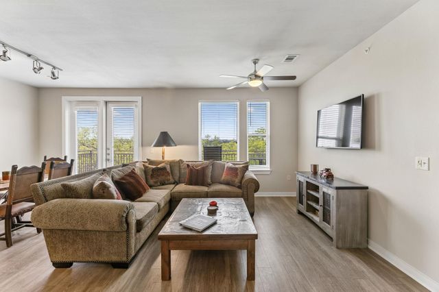 1900 Barton Springs RD 5032, Austin, TX 78704