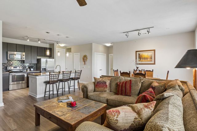 1900 Barton Springs RD 5032, Austin, TX 78704