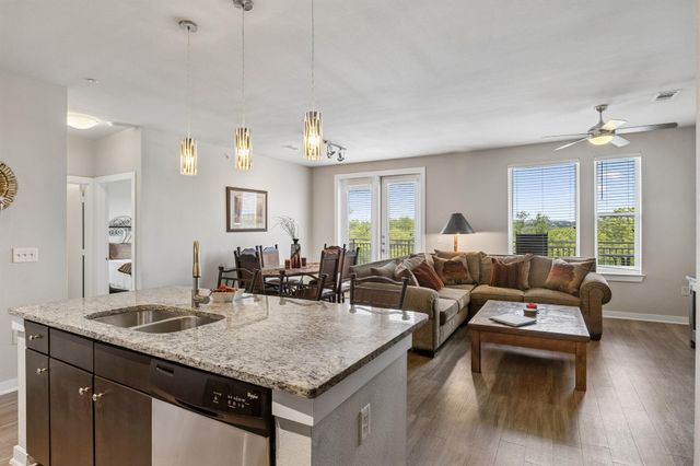 1900 Barton Springs RD 5032, Austin, TX 78704