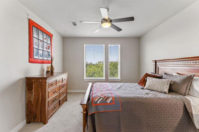 1900 Barton Springs RD 5032, Austin, TX 78704