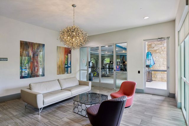 1900 Barton Springs RD 5032, Austin, TX 78704