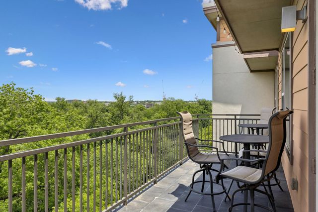 1900 Barton Springs RD 5032, Austin, TX 78704