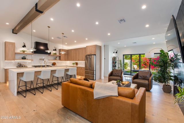 3010 E GLENROSA Avenue, Phoenix, AZ 85016