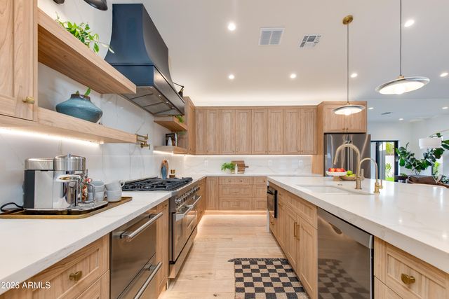 3010 E GLENROSA Avenue, Phoenix, AZ 85016