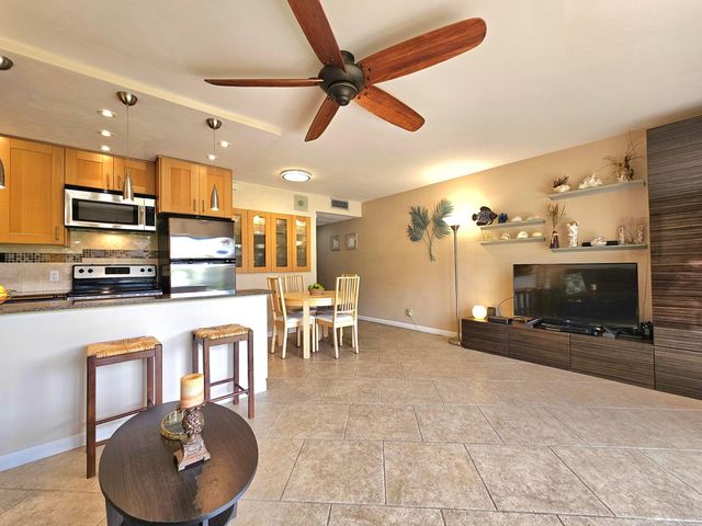 3208 SE 11th Street 102, Pompano Beach, FL 33060