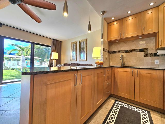 3208 SE 11th Street 102, Pompano Beach, FL 33060