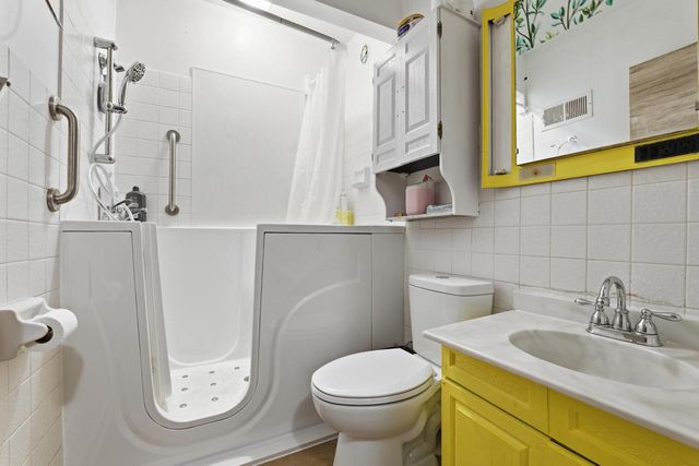 5282 N 53rd STREET, Milwaukee, WI 53218