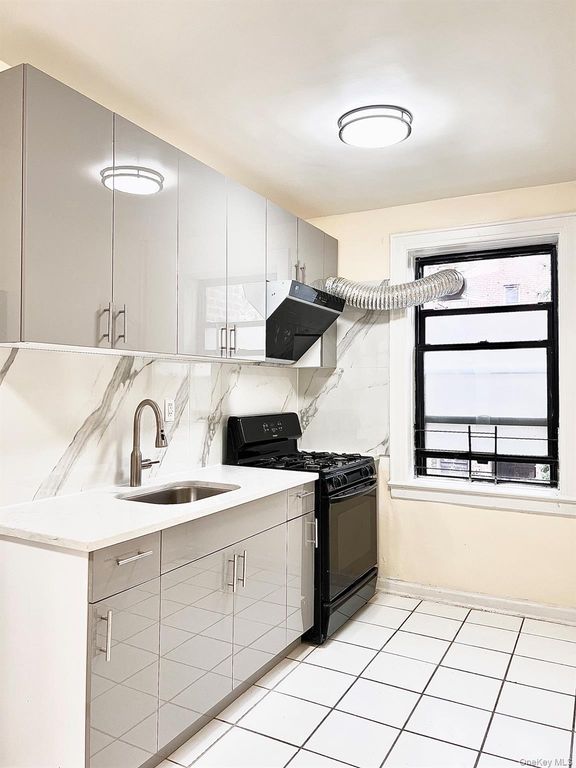 61-40 Saunders St A12, Rego Park, NY 11374 — photo 4