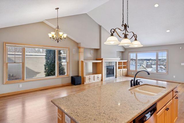 1336 Palisade Path, Woodbury, MN 55129