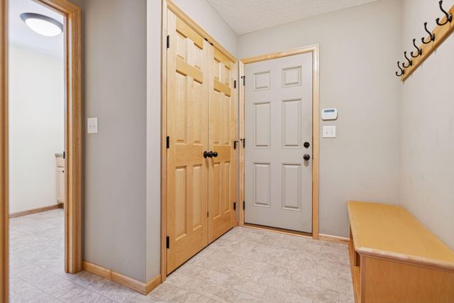 1336 Palisade Path, Woodbury, MN 55129