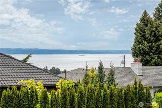 900 Sea Vista Place, Edmonds, WA 98020