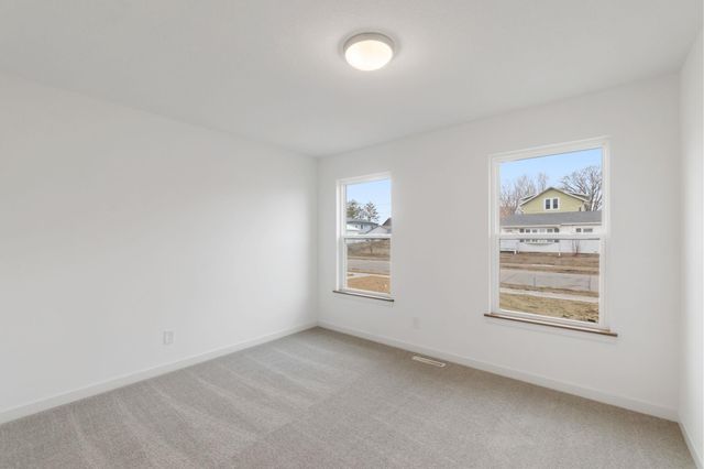 128 Axlewood Drive, Waterloo, IA 50701