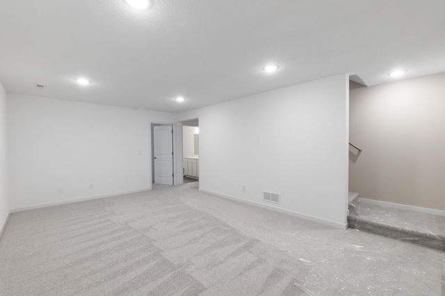 128 Axlewood Drive, Waterloo, IA 50701