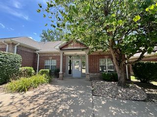 127 W Sunbridge Drive, Fayetteville, AR 72703