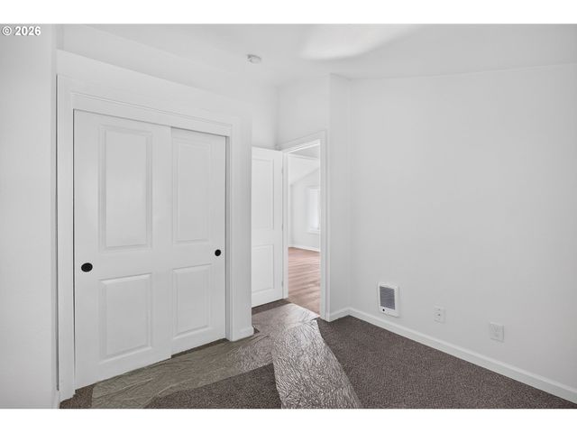 25207 Se SUNSHINE VALLEY Rd, Damascus, OR 97089