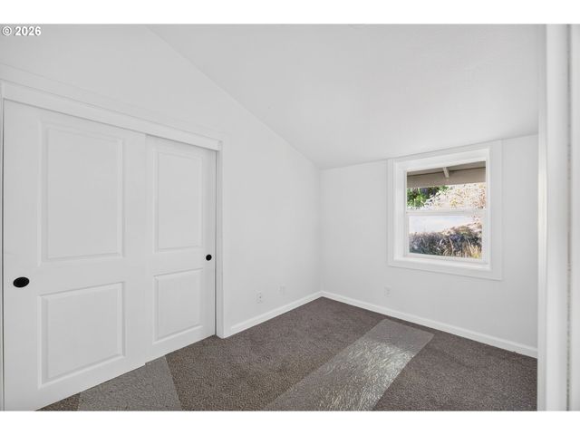 25207 Se SUNSHINE VALLEY Rd, Damascus, OR 97089