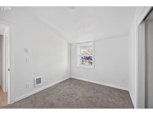 25207 Se SUNSHINE VALLEY Rd, Damascus, OR 97089