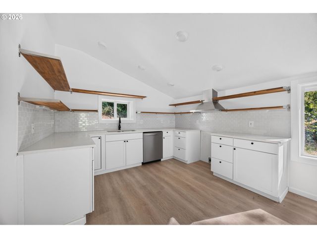 25207 Se SUNSHINE VALLEY Rd, Damascus, OR 97089