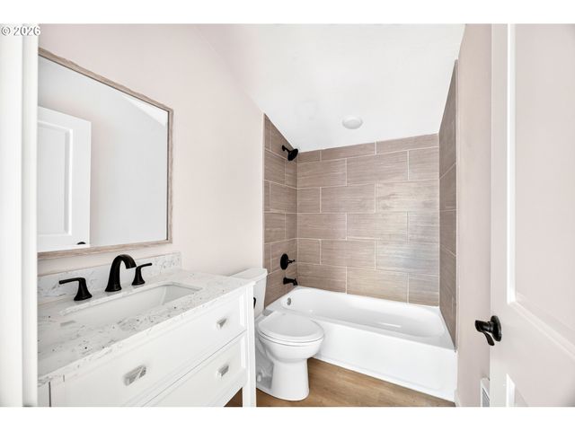 25207 Se SUNSHINE VALLEY Rd, Damascus, OR 97089