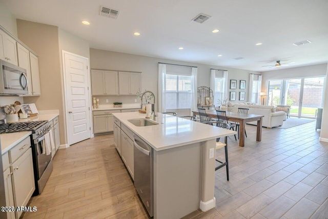 40889 W HILLMAN Drive, Maricopa, AZ 85138