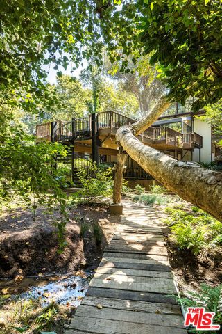 681 Brooktree Road, Santa Monica, CA 90402