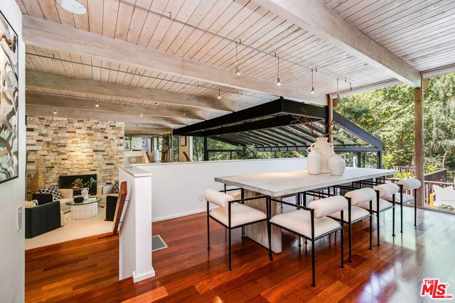 681 Brooktree Road, Santa Monica, CA 90402