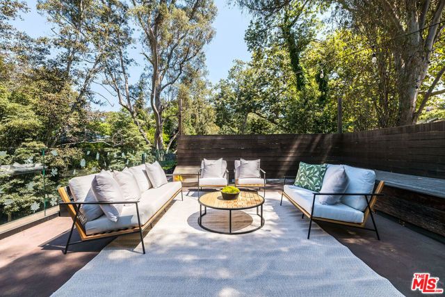 681 Brooktree Road, Santa Monica, CA 90402