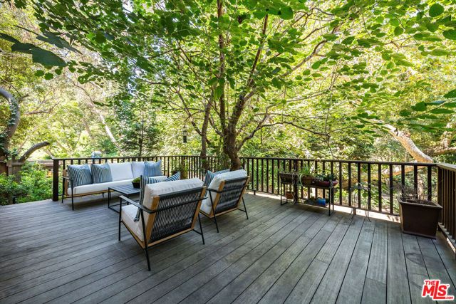 681 Brooktree Road, Santa Monica, CA 90402