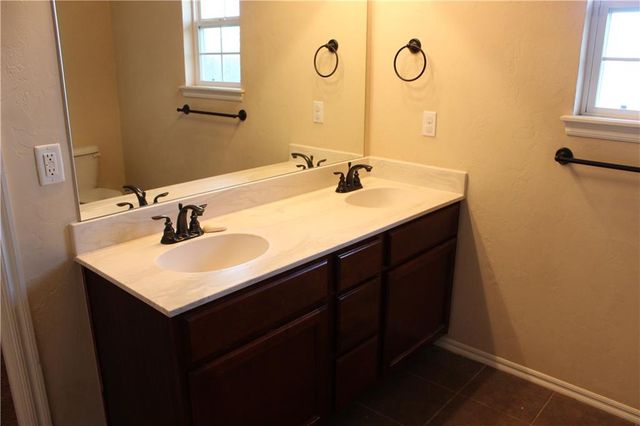 21206 River Lark Ln Lane, Edmond, OK 73012