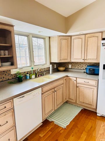 11397 NE Wawasee Drive, Syracuse, IN 46567