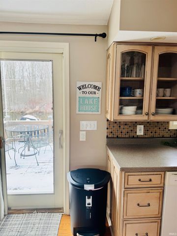 11397 NE Wawasee Drive, Syracuse, IN 46567