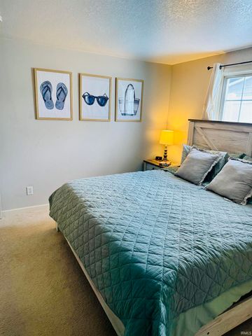 11397 NE Wawasee Drive, Syracuse, IN 46567