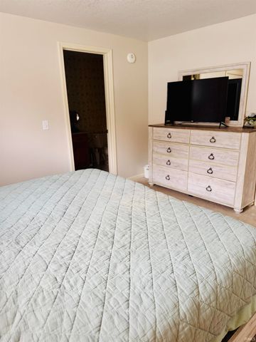 11397 NE Wawasee Drive, Syracuse, IN 46567