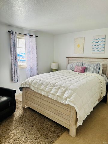 11397 NE Wawasee Drive, Syracuse, IN 46567