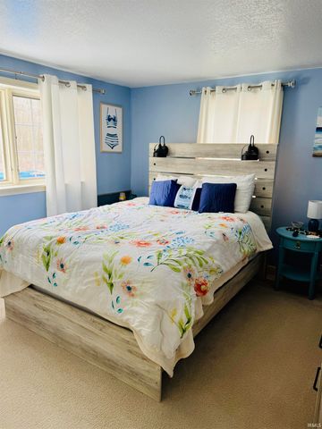 11397 NE Wawasee Drive, Syracuse, IN 46567