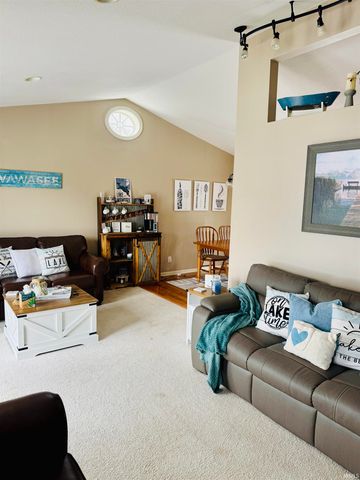 11397 NE Wawasee Drive, Syracuse, IN 46567