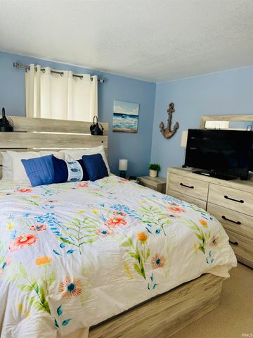 11397 NE Wawasee Drive, Syracuse, IN 46567