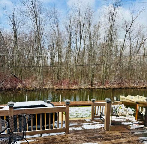 11397 NE Wawasee Drive, Syracuse, IN 46567