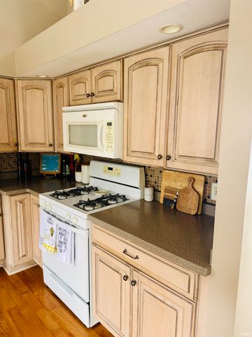 11397 NE Wawasee Drive, Syracuse, IN 46567