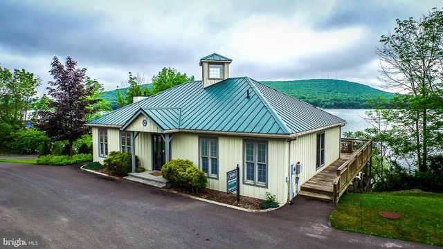 132 &132A TARN DRIVE, Oakland, MD 21550