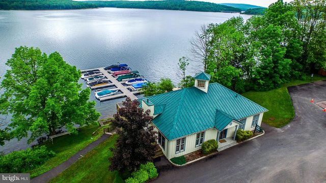 132 &132A TARN DRIVE, Oakland, MD 21550