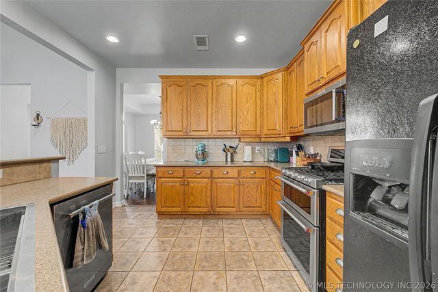 10653 N 177th Avenue E, Owasso, OK 74055