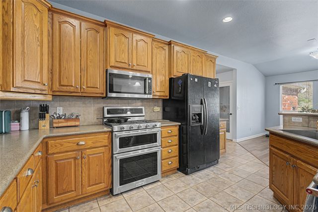 10653 N 177th Avenue E, Owasso, OK 74055