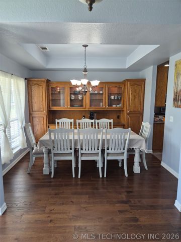 10653 N 177th Avenue E, Owasso, OK 74055