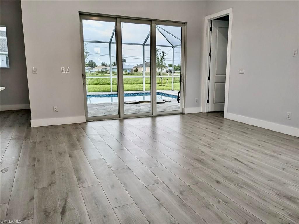 Image 13 of property listing at 3027 SW 16th PL, Cape Coral, FL 33914