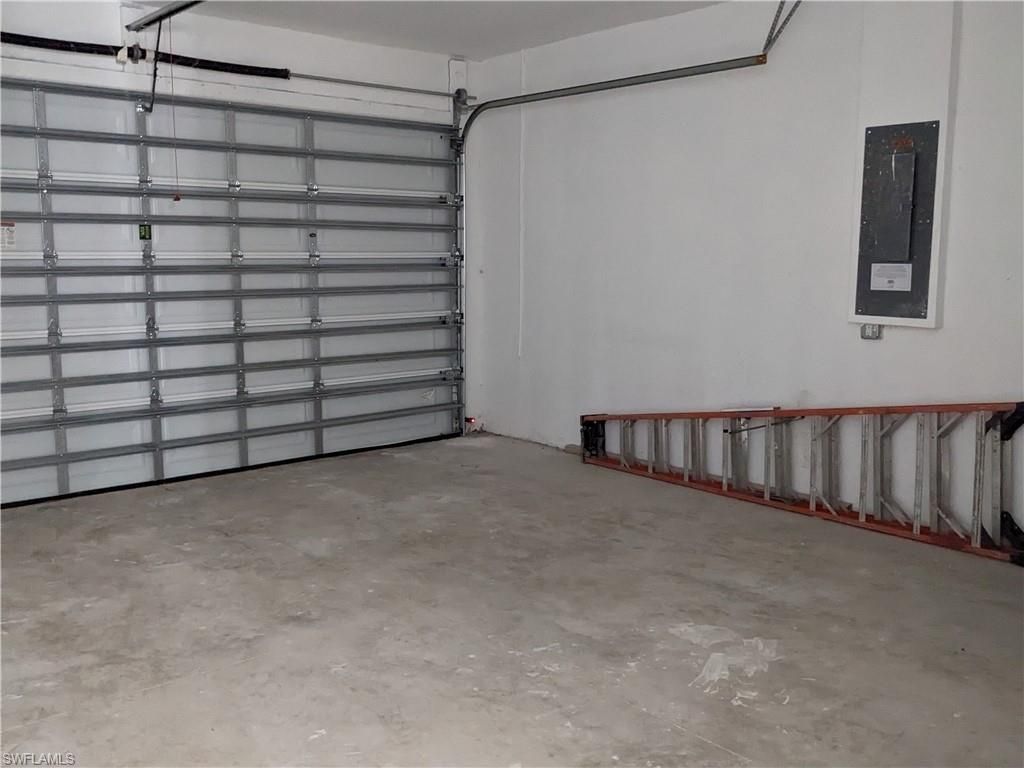 Image 25 of property listing at 3027 SW 16th PL, Cape Coral, FL 33914