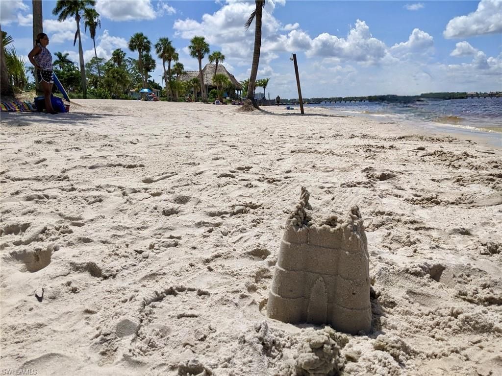 Image 35 of property listing at 3027 SW 16th PL, Cape Coral, FL 33914