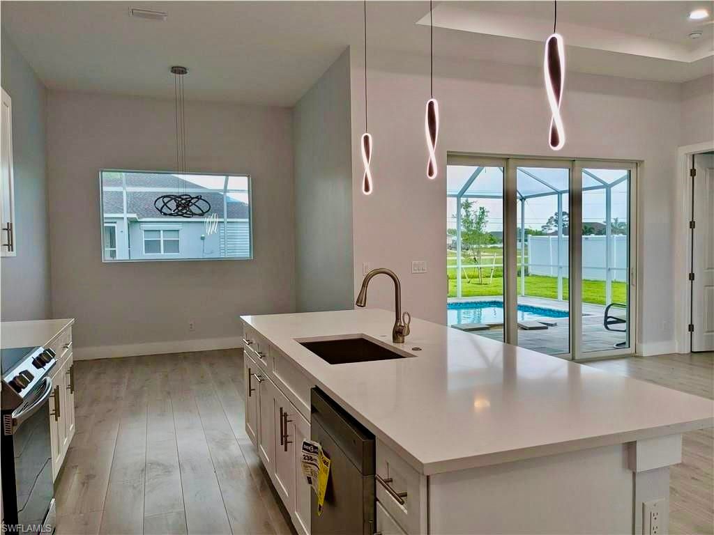 Image 9 of property listing at 3027 SW 16th PL, Cape Coral, FL 33914